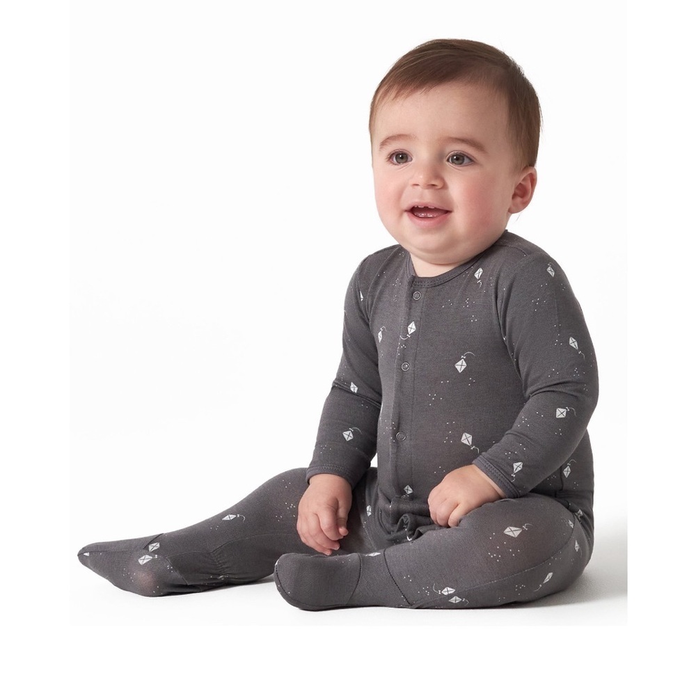 Modern Moments by Gerber Super Soft Gray Kite Print Footie Size 6-9 Months